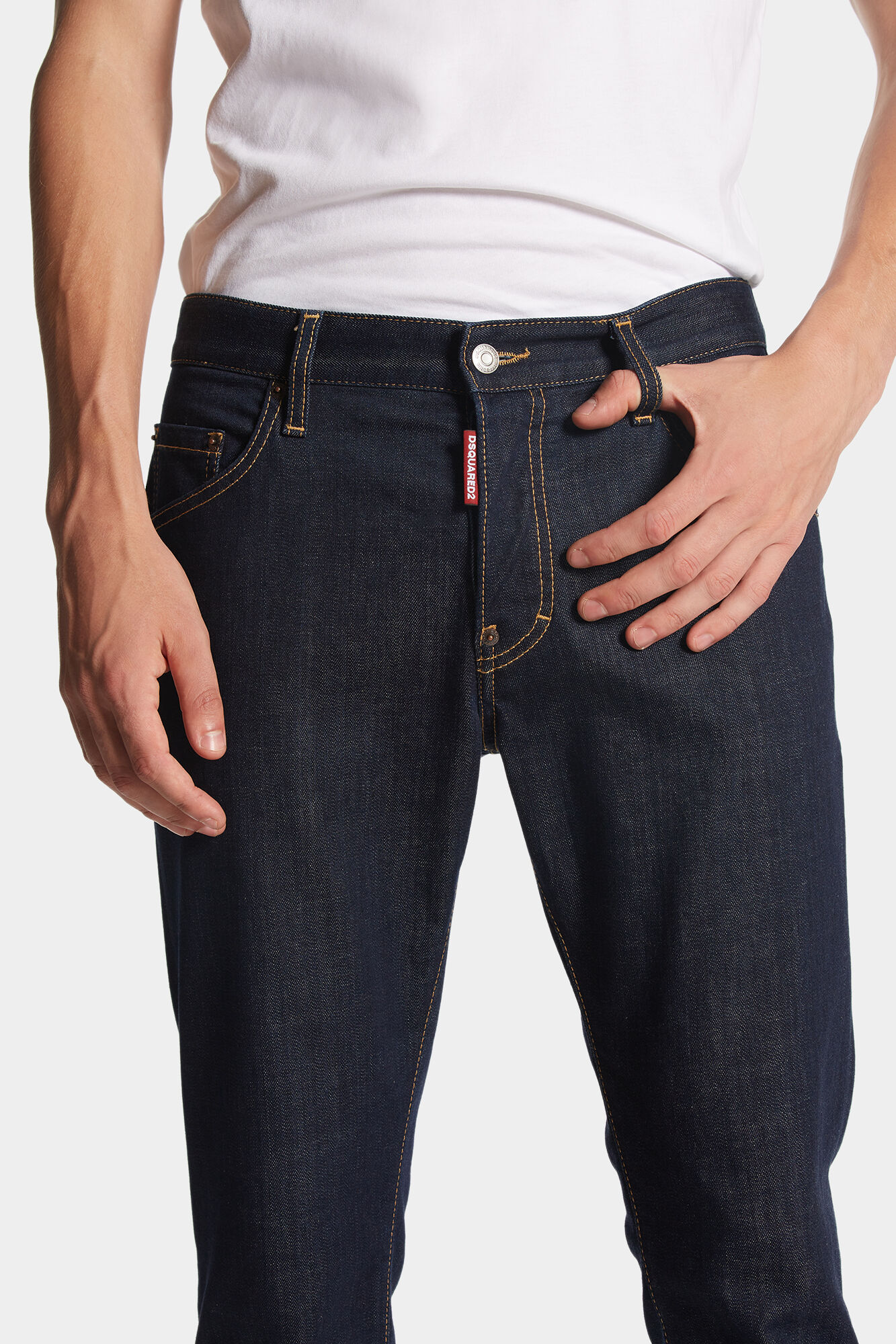 DARK RINCE WASH SKATER JEANS